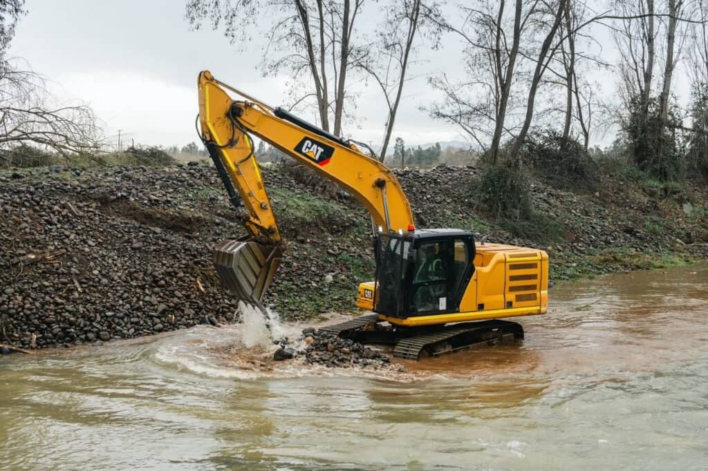 Inspeccionan obras en estero Chequenlemillo para mitigar riesgo de inundaciones en Curicó