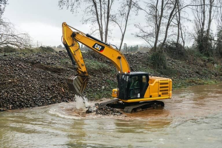 Inspeccionan obras en estero Chequenlemillo para mitigar riesgo de inundaciones en Curicó