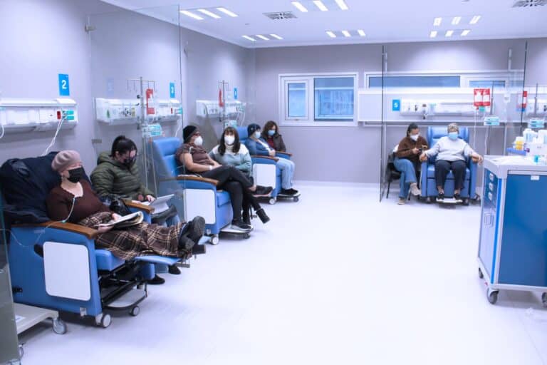 FENATS valora nueva Unidad Oncológica, pero advierte crisis financiera en Hospital de Curicó