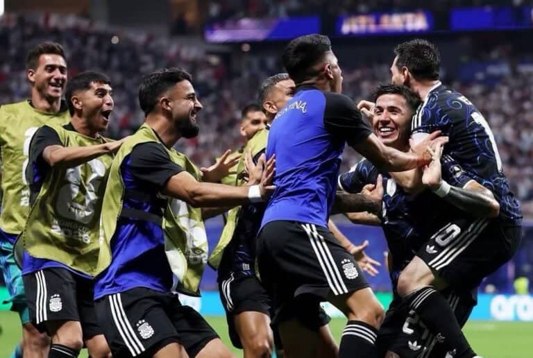 Argentina logra agónica remontada ante Inglaterra y es finalista del Mundial 2026
