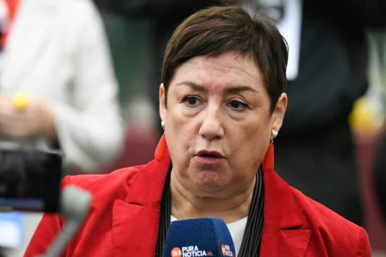 Senadora Beatriz Sánchez critica lentitud del Gobierno ante catástrofe climática y exige uso del 2% constitucional