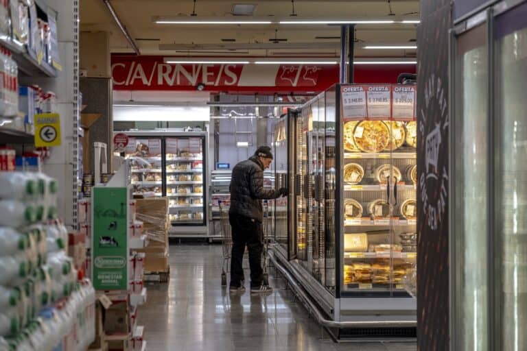 Tras alerta del Minsal: Experta detalla los graves riesgos de la Listeria y cómo prevenir contagios en el hogar