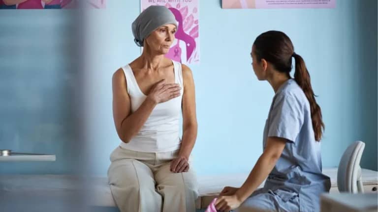 Gore Maule busca ampliar convenio de salud para incluir reconstrucción mamaria y cirugías de "guatita de delantal"