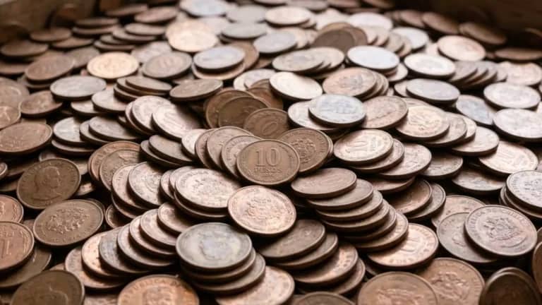 Insólito contrabando: Millones de monedas de $10 incautadas en Valparaíso iban a ser exportadas a China