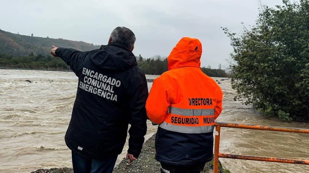 Alerta Roja en Linares y Longaví por riesgo de desborde del río Achibueno