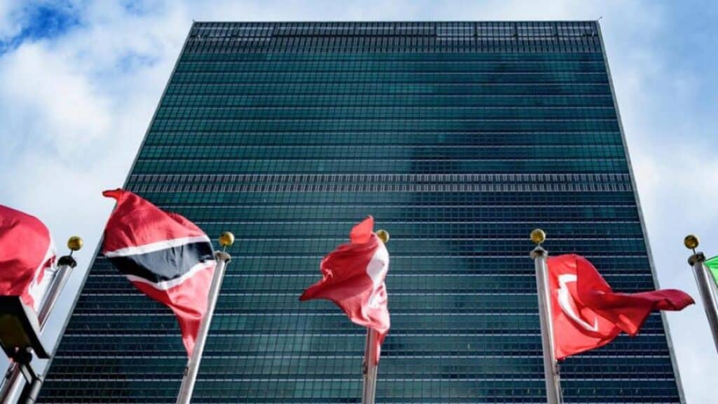 Hombre se inmola frente a sede de la ONU en Nueva York y fallece