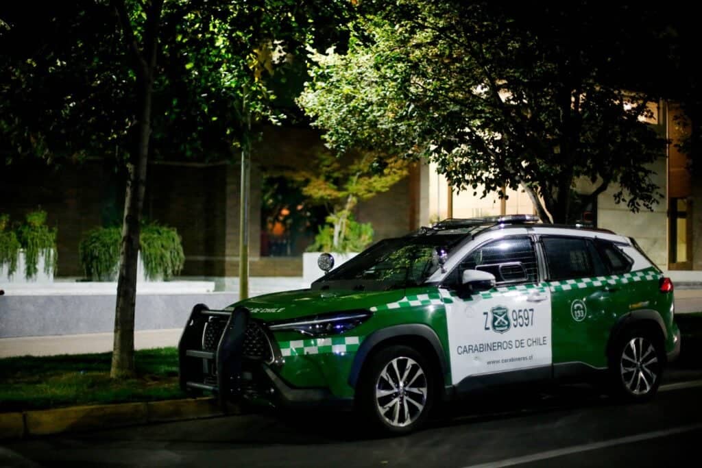 Carabinero fallece tras violento choque con bus en Ñuñoa