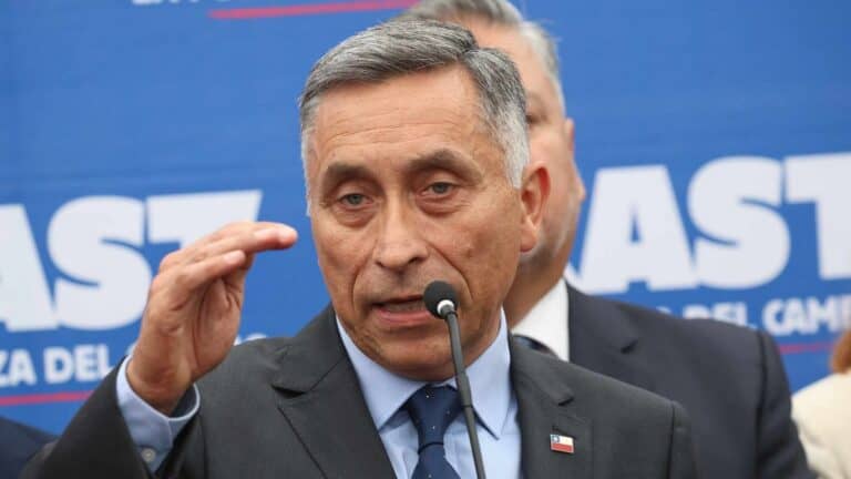 Reforma de seguridad: Senador Vial pide mayor financiamiento para las FF.AA.