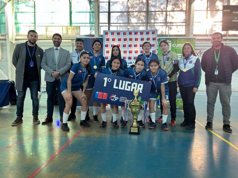 ¡Bicampeonas Regionales! Colegio Luis Cruz Martínez saca pasajes al Nacional de Futsal