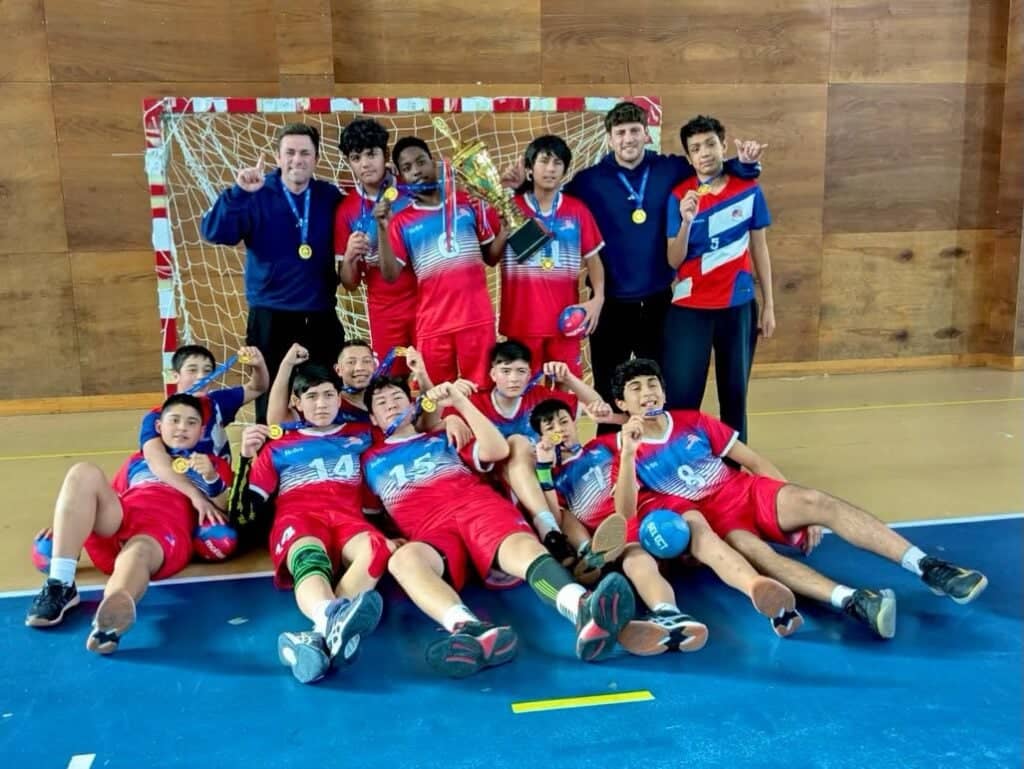 Escuela Estados Unidos de Curicó clasifica a la etapa nacionales de los Juegos Deportivos Escolares