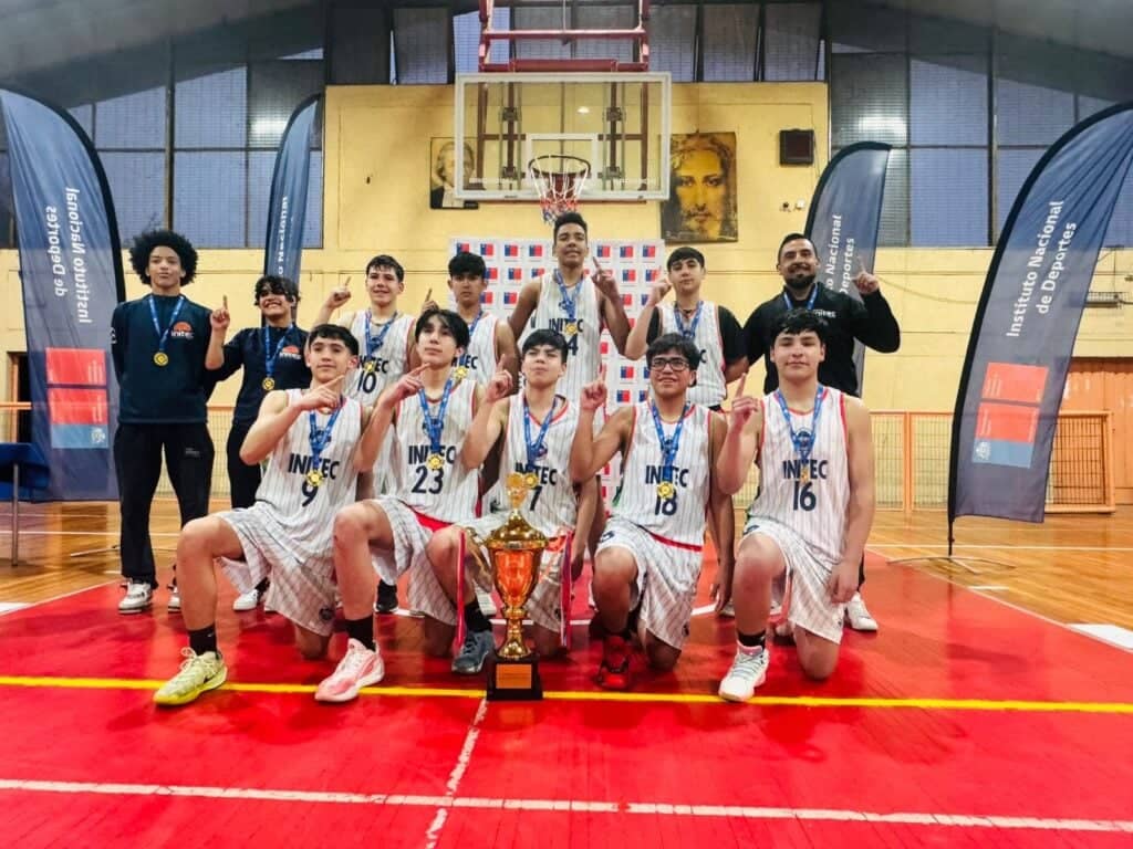 ¡Rumbo al Nacional! Colegio Initec de Curicó se corona campeón regional de básquetbol U14