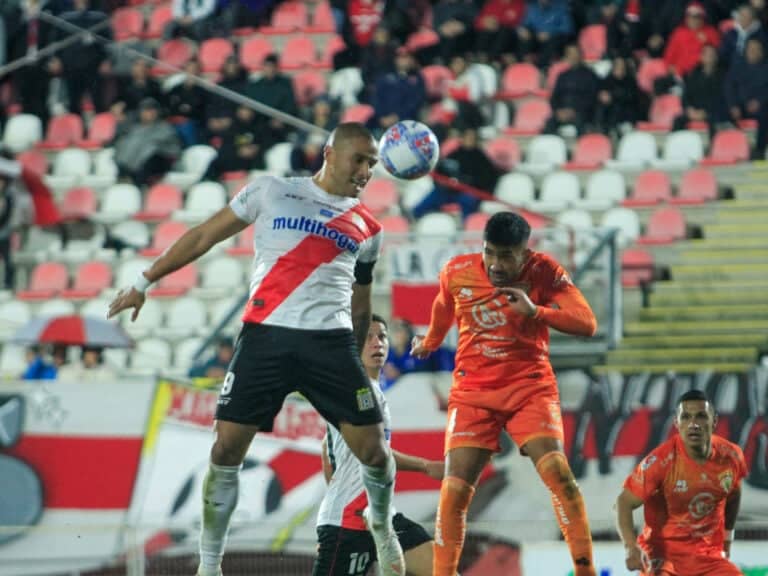Reparto de puntos en La Granja: Curicó Unido y Cobreloa igualan sin goles en un dinámico encuentro
