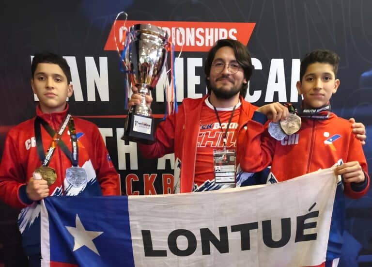 Gemelos de Lontué hacen historia tras coronarse campeones en Sudamericano de Kickboxing WAKO