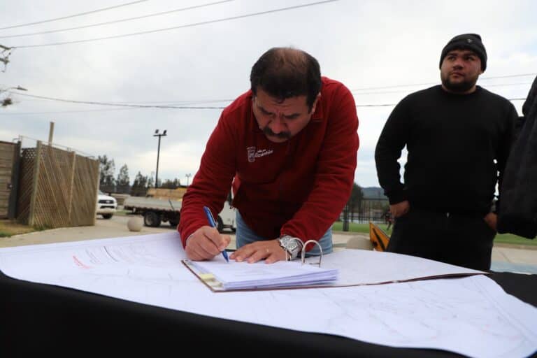 Licantén arranca proyecto de seguridad vial con la instalación y mejora de lomos de toro