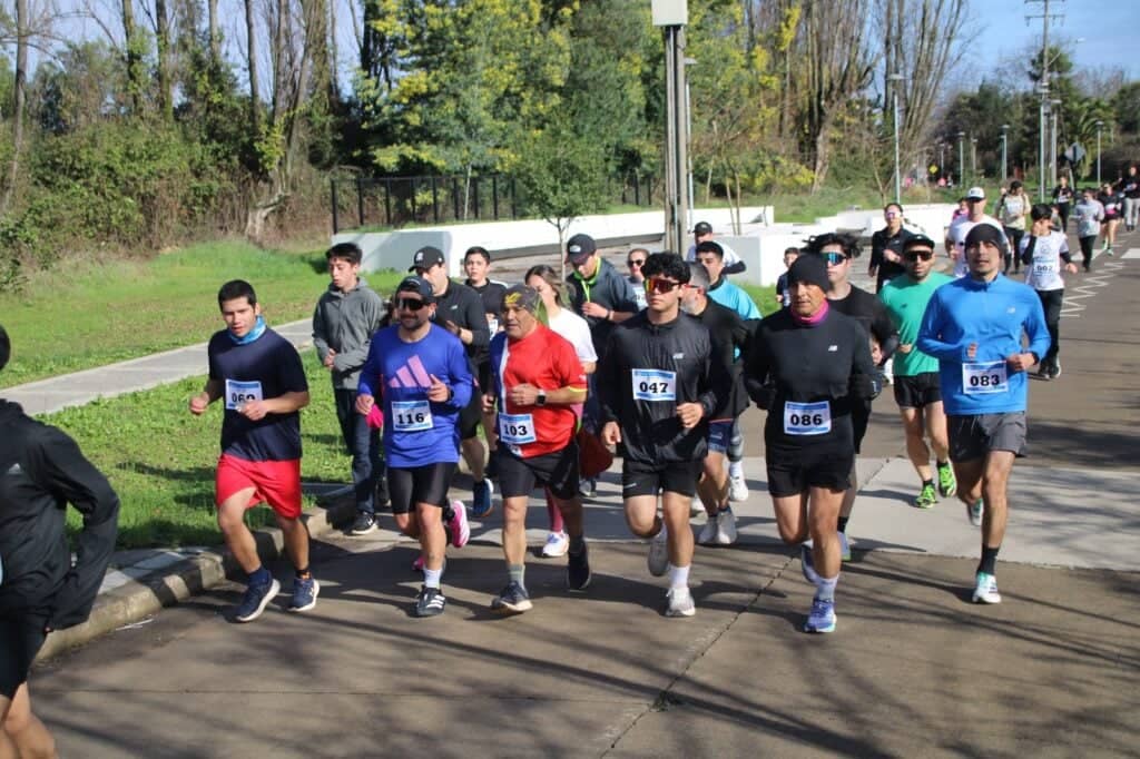 Más de 100 corredores celebraron el Día de la Niñez con un masivo "Social Run"