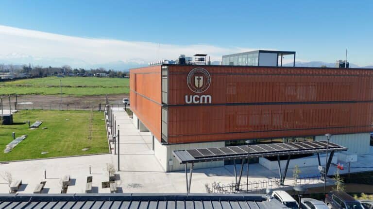 UCM abre puertas de su nuevo campus Santa Mónica en Curicó