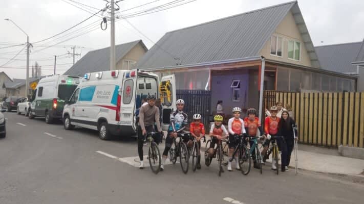 Emotivo regreso: Ciclistas acompañaron a Fernando Ramírez hasta su hogar en Romeral