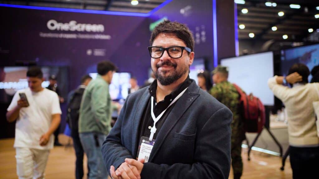 De Curicó a Bogotá: "Profe Hans" representará a la educación pública chilena en Edutechnia 2026