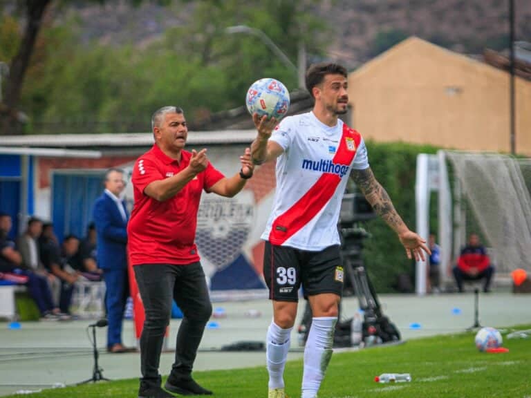 Juan Pablo Gómez llega a acuerdo y sella su salida de Curicó Unido