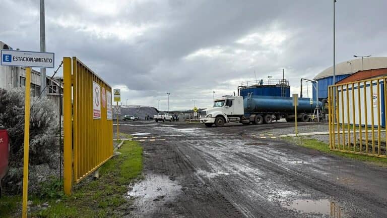 Amplio operativo de rescate por trabajador que cayó a una piscina industrial en la planta Bioenergía Molina