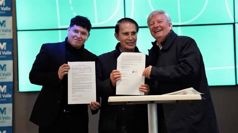 Municipio, Corporación de Deportes y Mall Valle firman histórico convenio en apoyo a deportistas curicanos