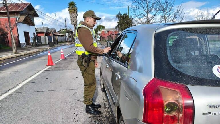 Carabineros realiza operativo de copamiento preventivo con más de 200 controles en Licantén