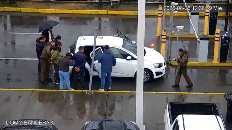 Carabineros detiene en Curicó a banda proveniente de Viña del Mar dedicada a estafar con billetes falsos