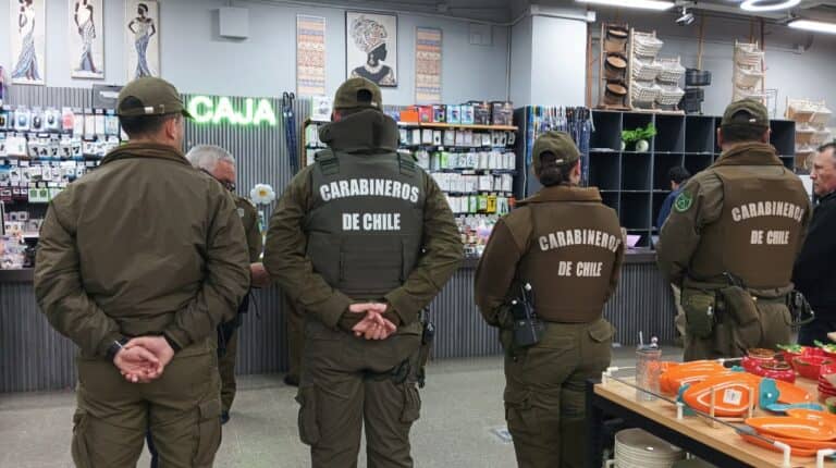 Amplio operativo de fiscalización en "malls chinos" de Curicó deja en evidencia infracciones laborales y migratorias