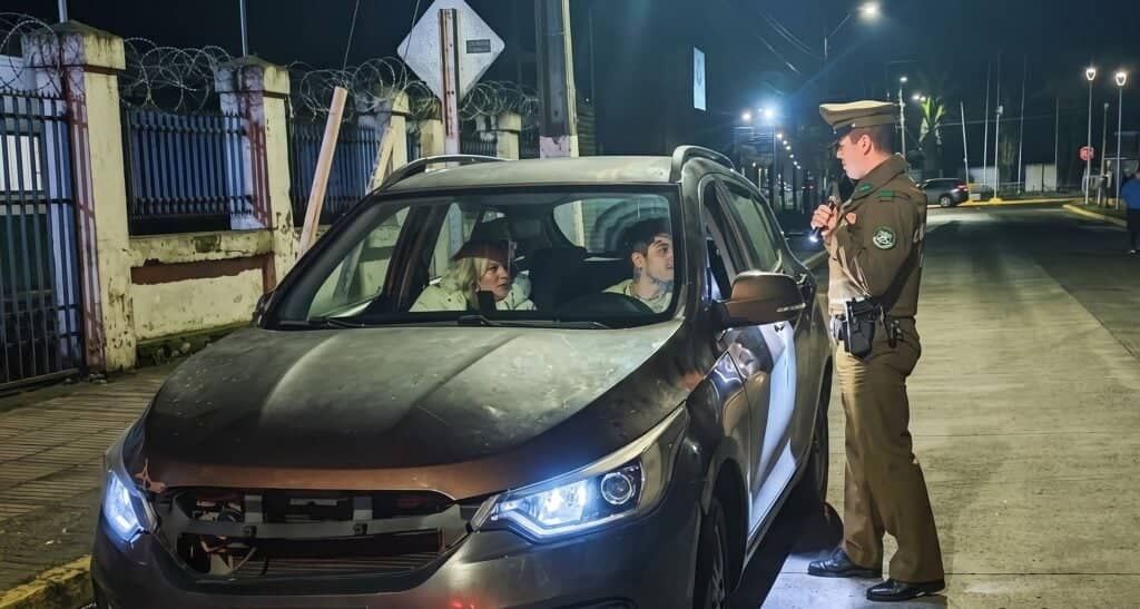 Carabineros de Teno detuvo a dos personas durante ronda nocturna extraordinaria