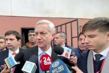 Cárcel La Laguna: Presidente Kast se reunió con vecinos tras manifestaciones por abandono estatal