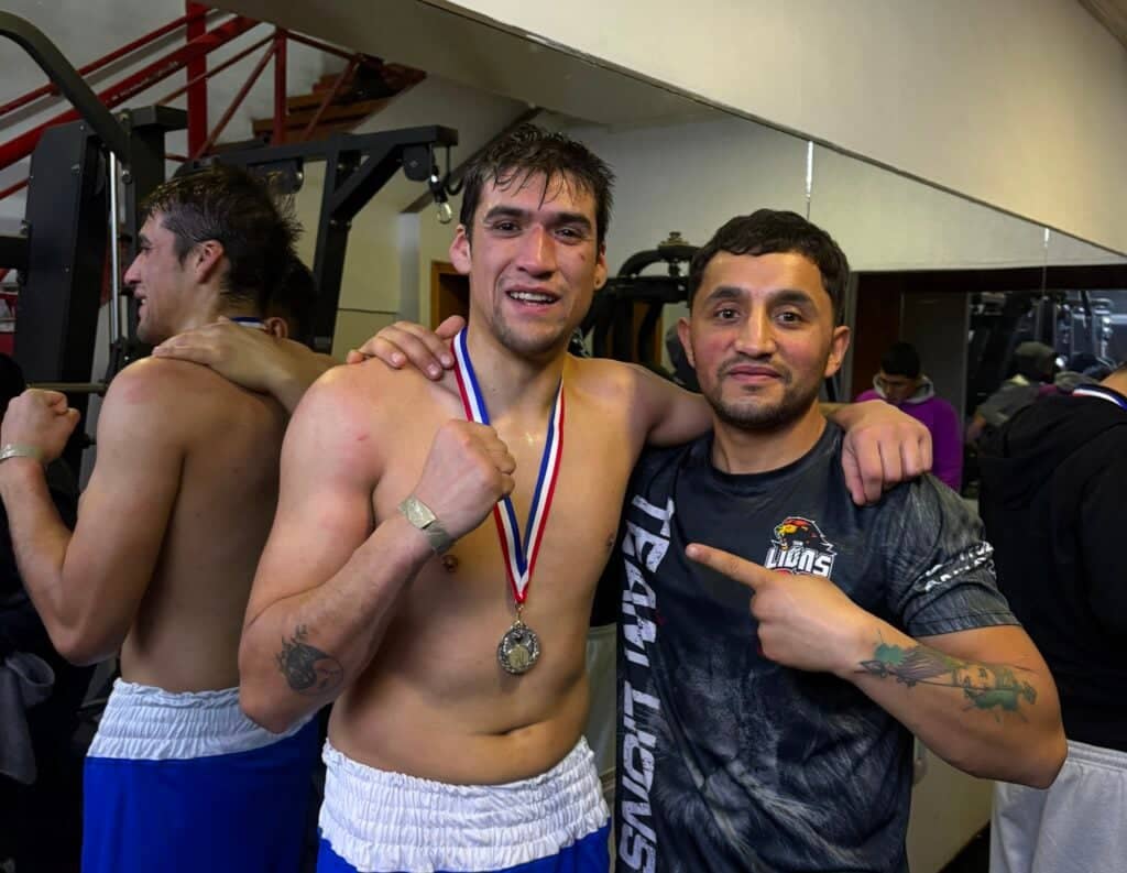Team Lions brilla en la "Copa del Rey": Boxeadores curicanos logra tres medallas en Santiago