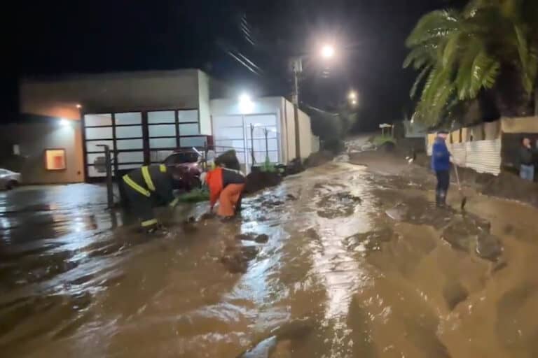 Sistema frontal deja severos daños e inundaciones en Los Daines de Iloca