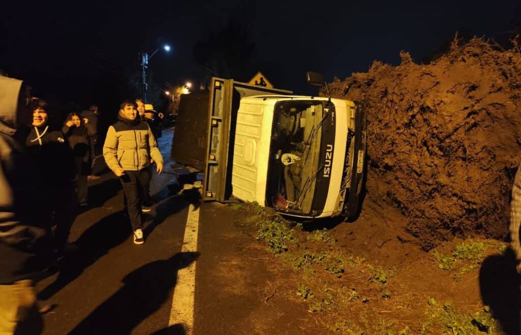 Intensas precipitaciones y fuertes vientos dejan múltiples daños en cuatro comunas de la provincia de Curicó