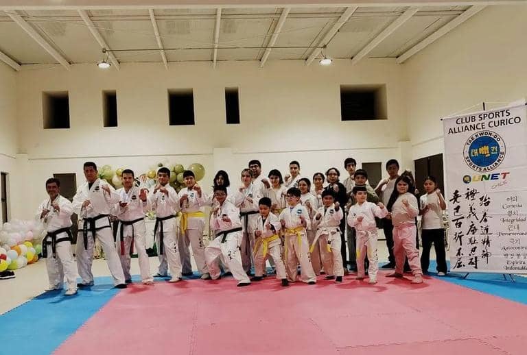 Destacada participación curicana en nacional de Taekwondo de Puerto Montt