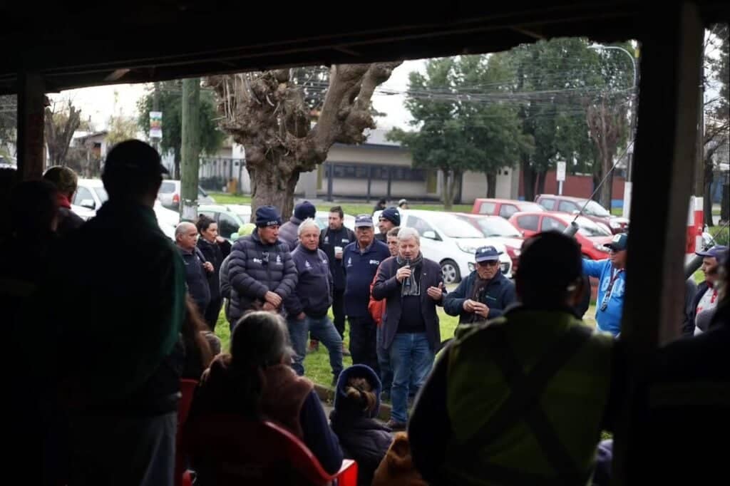 "Su empleo está protegido": Municipio curicano llama a la calma a trabajadores de áreas verdes tras dictamen de Contraloría