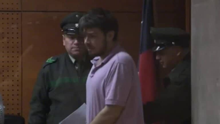 Gobierno desvincula a abogado formalizado por femicidio frustrado de su pareja