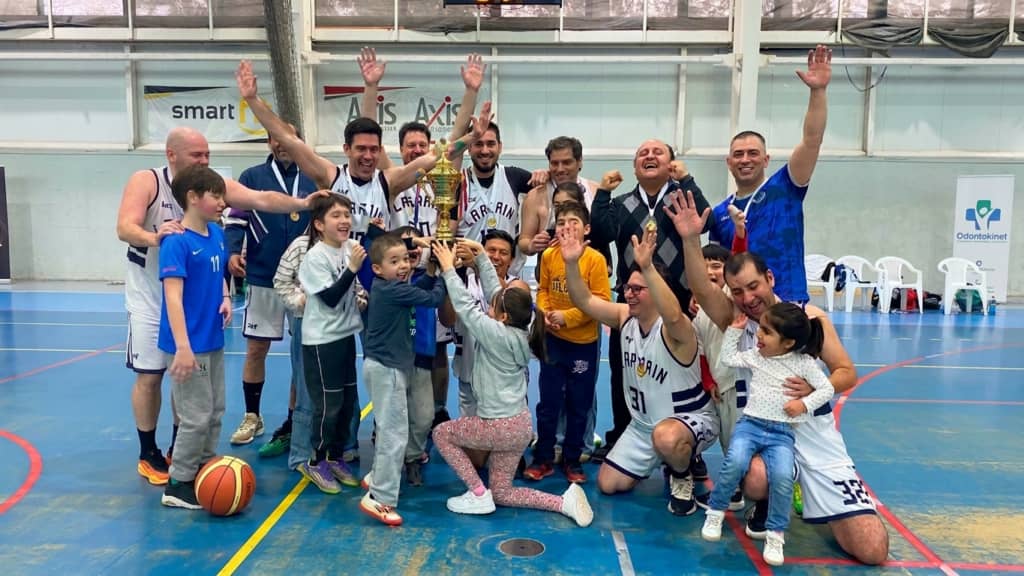 DX Larraín se quedó con la copa de plata de la Libacur