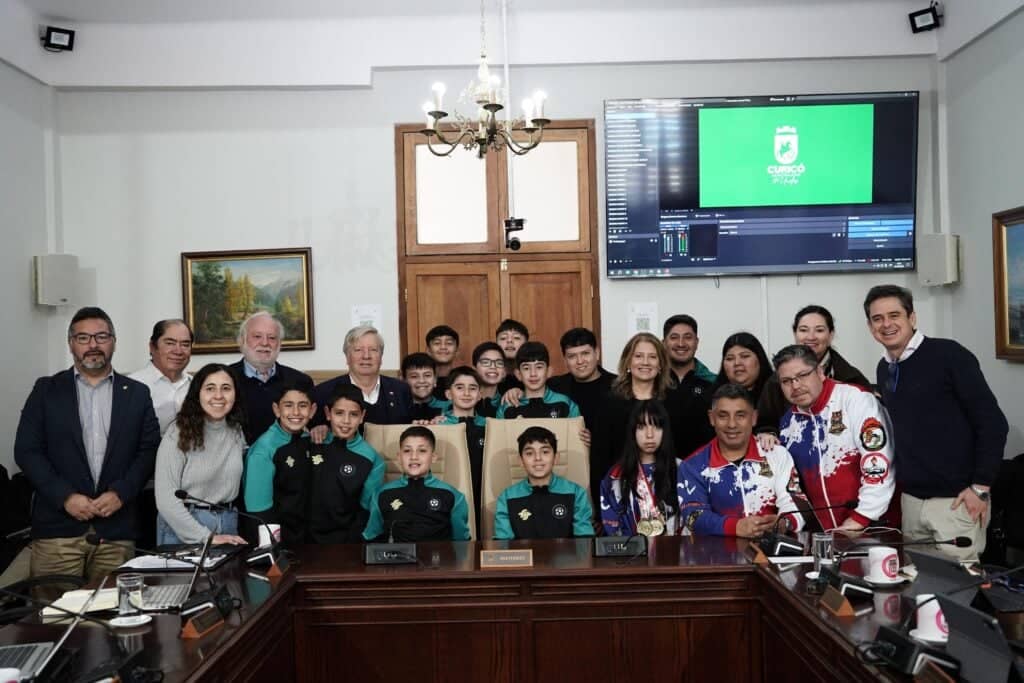 Concejo Municipal de Curicó aprueba subvención económica para deportistas que competirán en EE. UU. y México