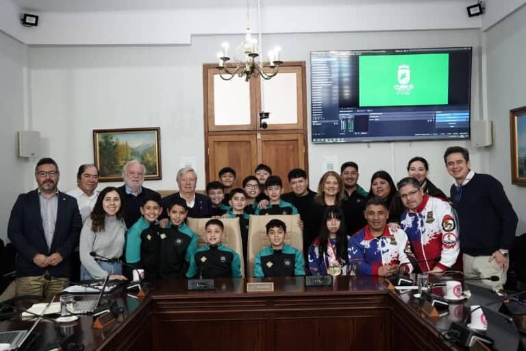Concejo Municipal de Curicó aprueba subvención económica para deportistas que competirán en EE. UU. y México