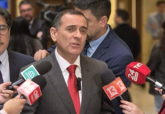Diputado Muñoz arremete por recontratación de exministra Duco en La Moneda: “Es una falta inexcusable a la probidad”