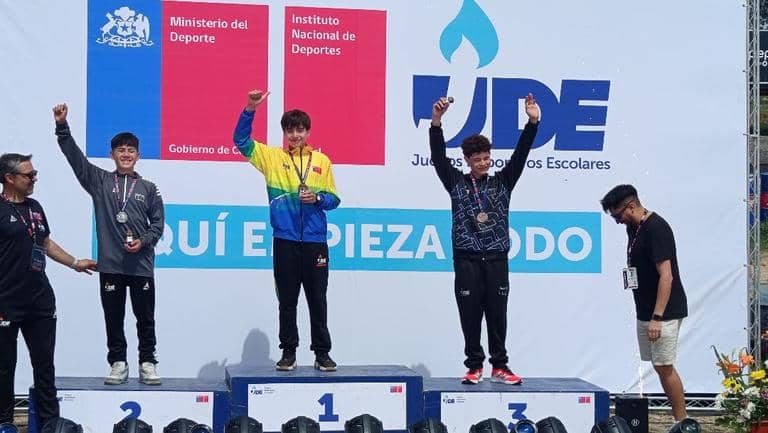 Ciclista curicano Tomás Illesca Lizana brilla con dos medallas de plata en los Juegos Deportivos Escolares 2026