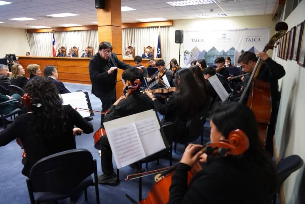 Orquesta Sinfónica Infantil de Licantén deslumbra en el 138° aniversario de la Corte de Apelaciones de Talca