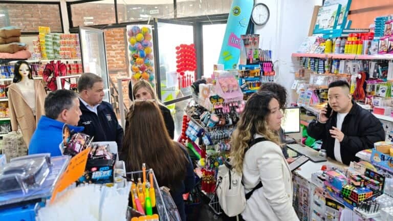Operativo de seguridad  culmina con la prohibición de funcionamiento para dos "malls chinos"en Teno