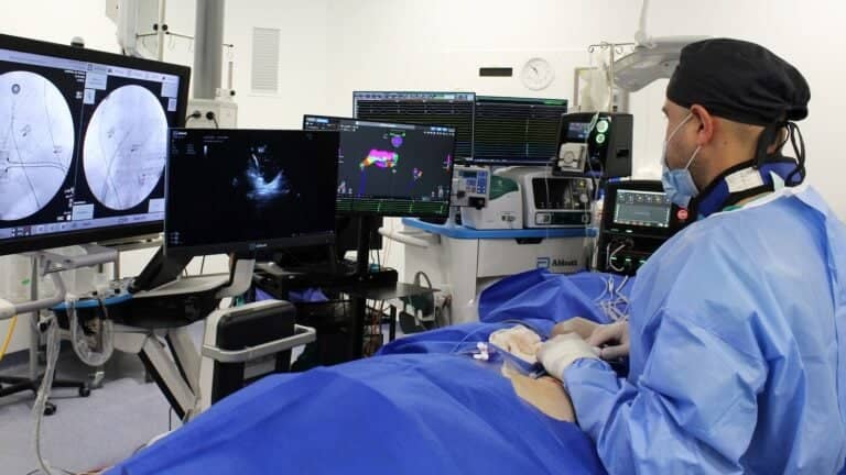 Hospital de Curicó marca hito al implementar innovadora técnica de electroporación para tratar arritmias complejas