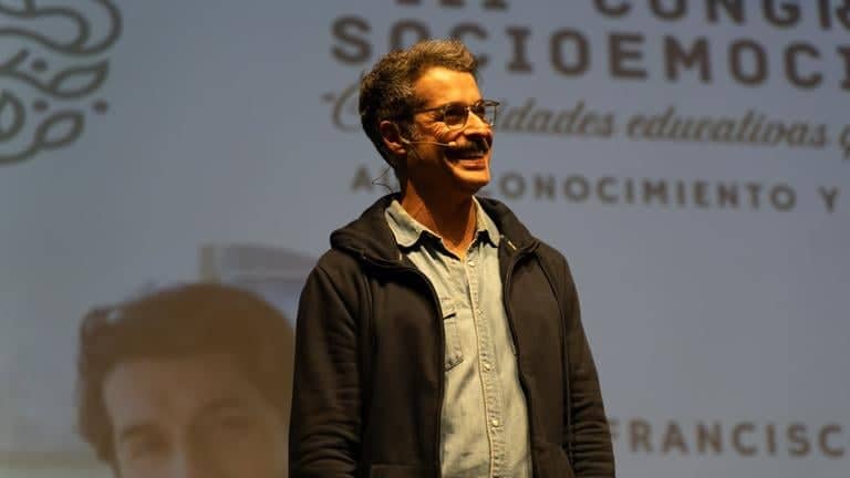 Desarrollan tercer congreso socioemocional "comunidades educativas que florecen" en Curicó