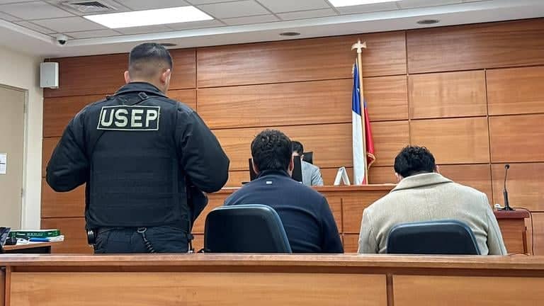 Tribunal decreta arresto domiciliario nocturno y uso de tobillera para prófugo acusado de millonarias estafas