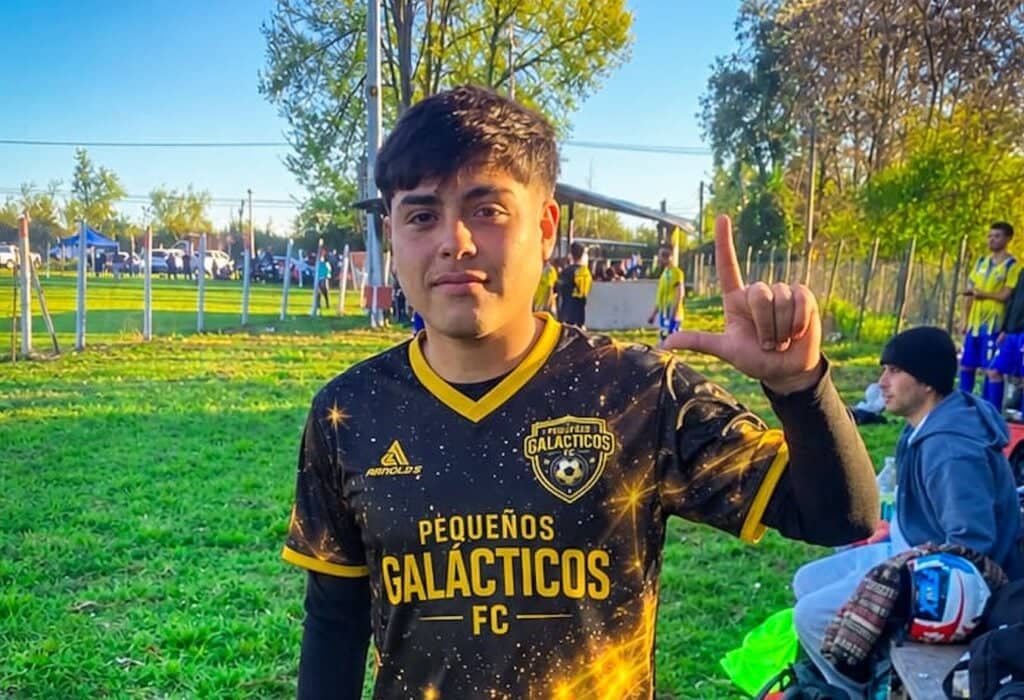 De Cumpeo a Europa: Leonardo Espinoza es el tercer seleccionado para viajar a España con "Locos por el Fútbol"