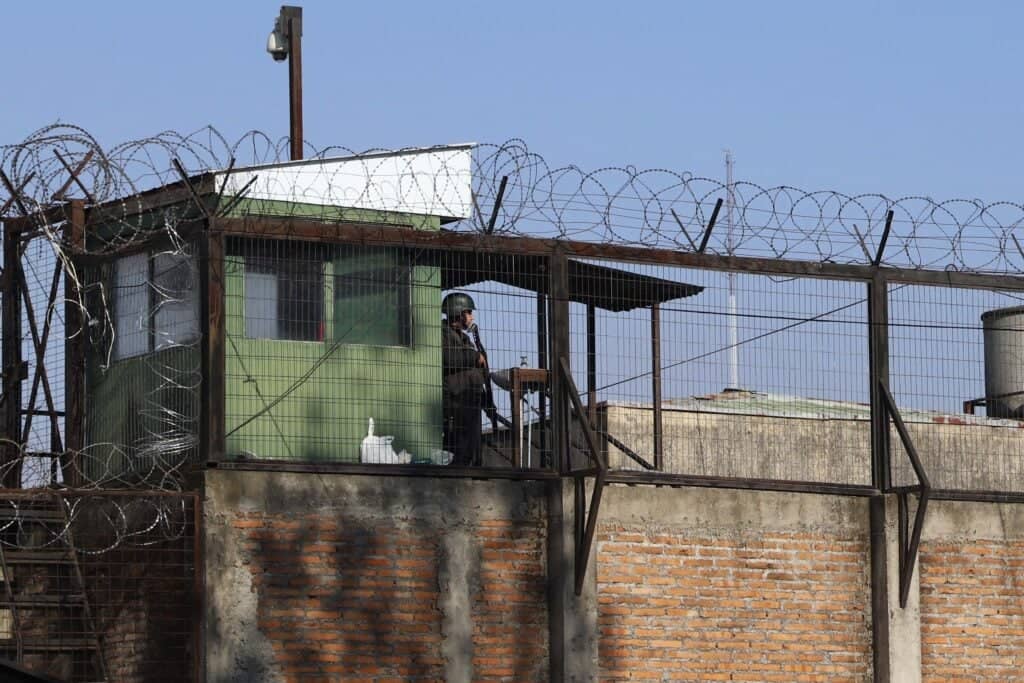 Fiscalía y PDI investigan la muerte de interno que intentó fugarse desde la cárcel de Talca