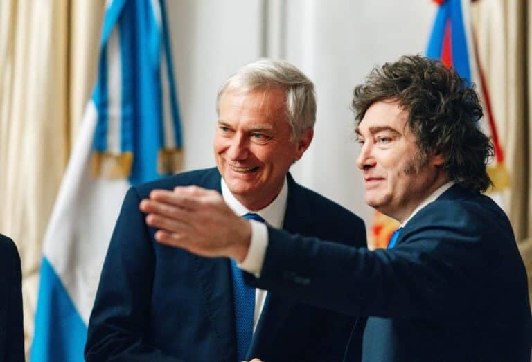 Cadem: El 40% ve a Argentina como enemigo de Chile y el 71% cree que tiene pretensiones sobre Magallanes