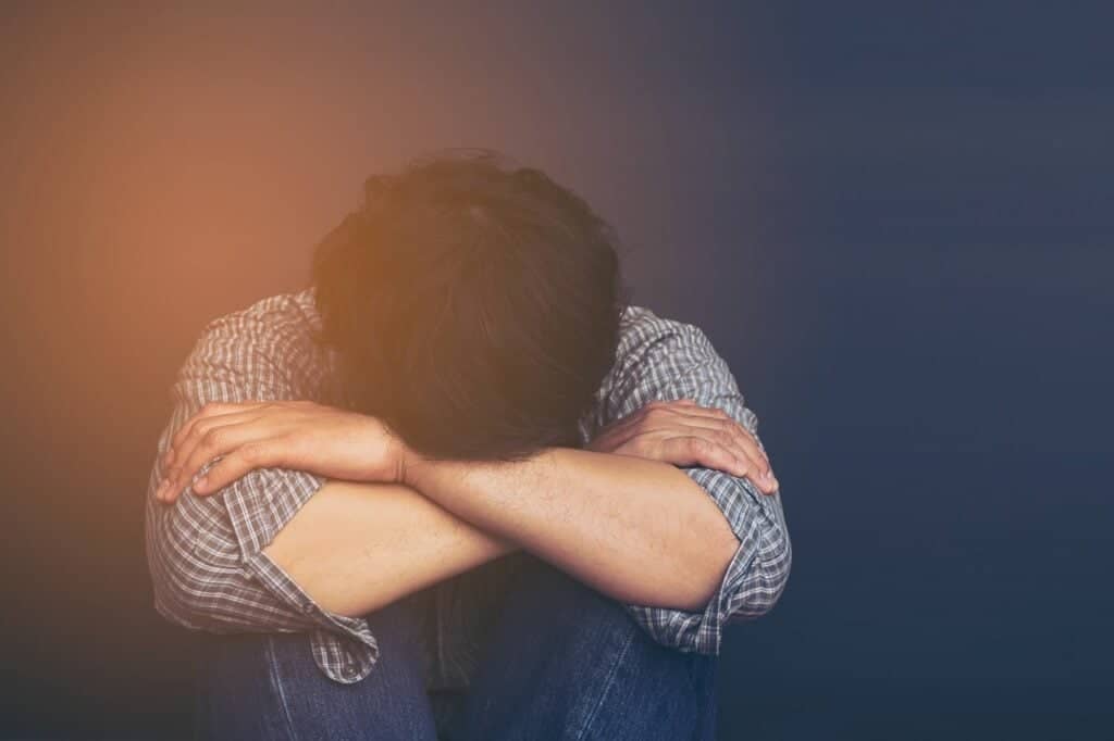 Suicidio en Chile: La crisis silenciosa que supera a la violencia y las claves para la intervención